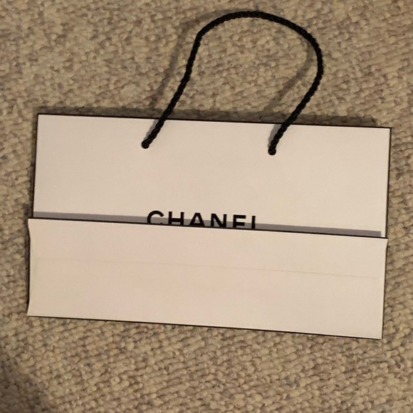 Chanel shopping bag - Picture 2 of 2